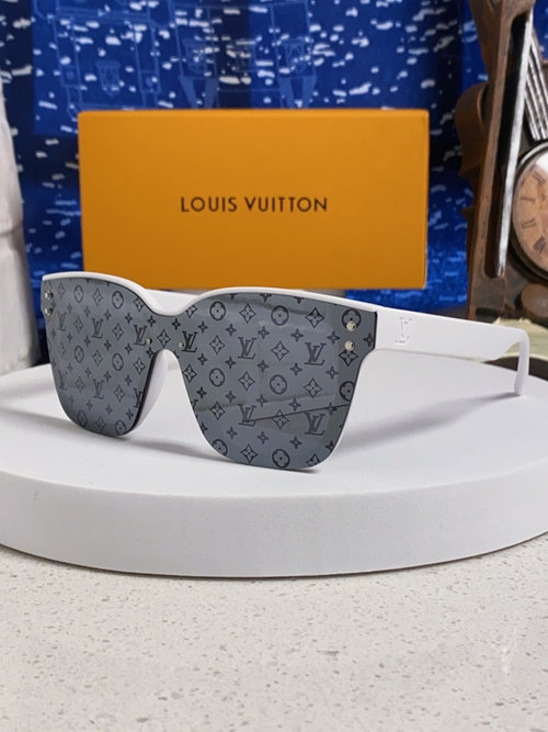 ルイヴィトンサングラス正面デザイン